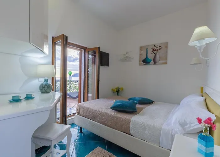 לינה וארוחת בוקר Residenza Celeste סלרנו