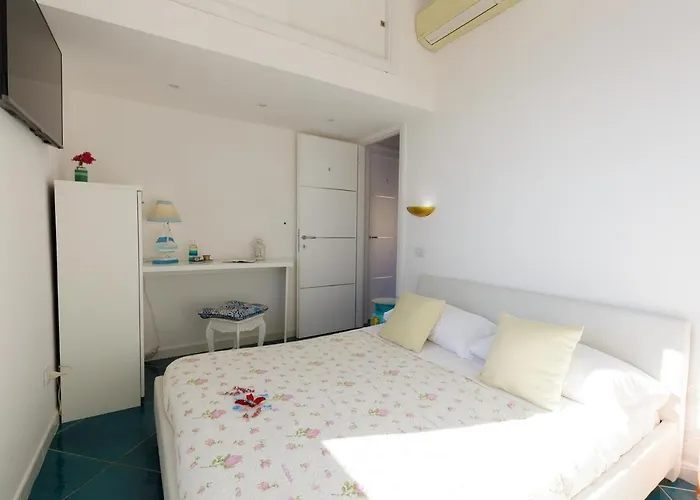 Residenza Celeste לינה וארוחת בוקר סלרנו