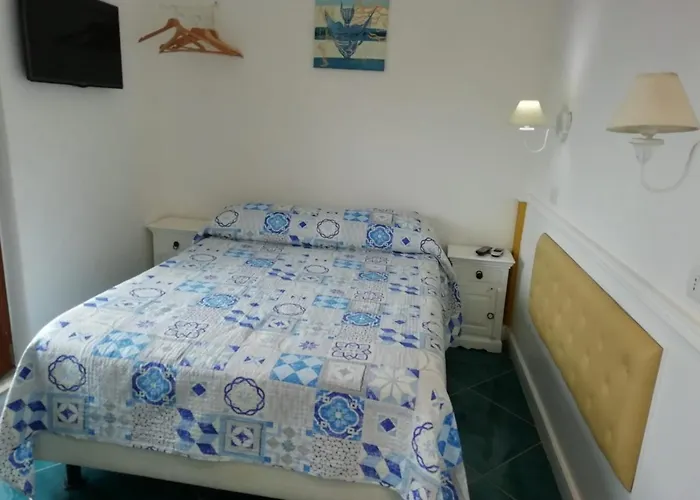 לינה וארוחת בוקר Residenza Celeste סלרנו